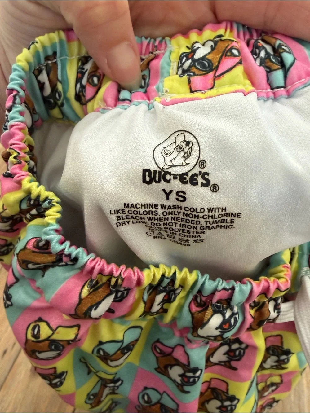Buc-ee’s pastel checkerboard boys swim shorts small